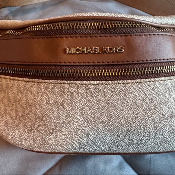 Michael Kors Brown and Cream belt bag - Picture 2 of 3